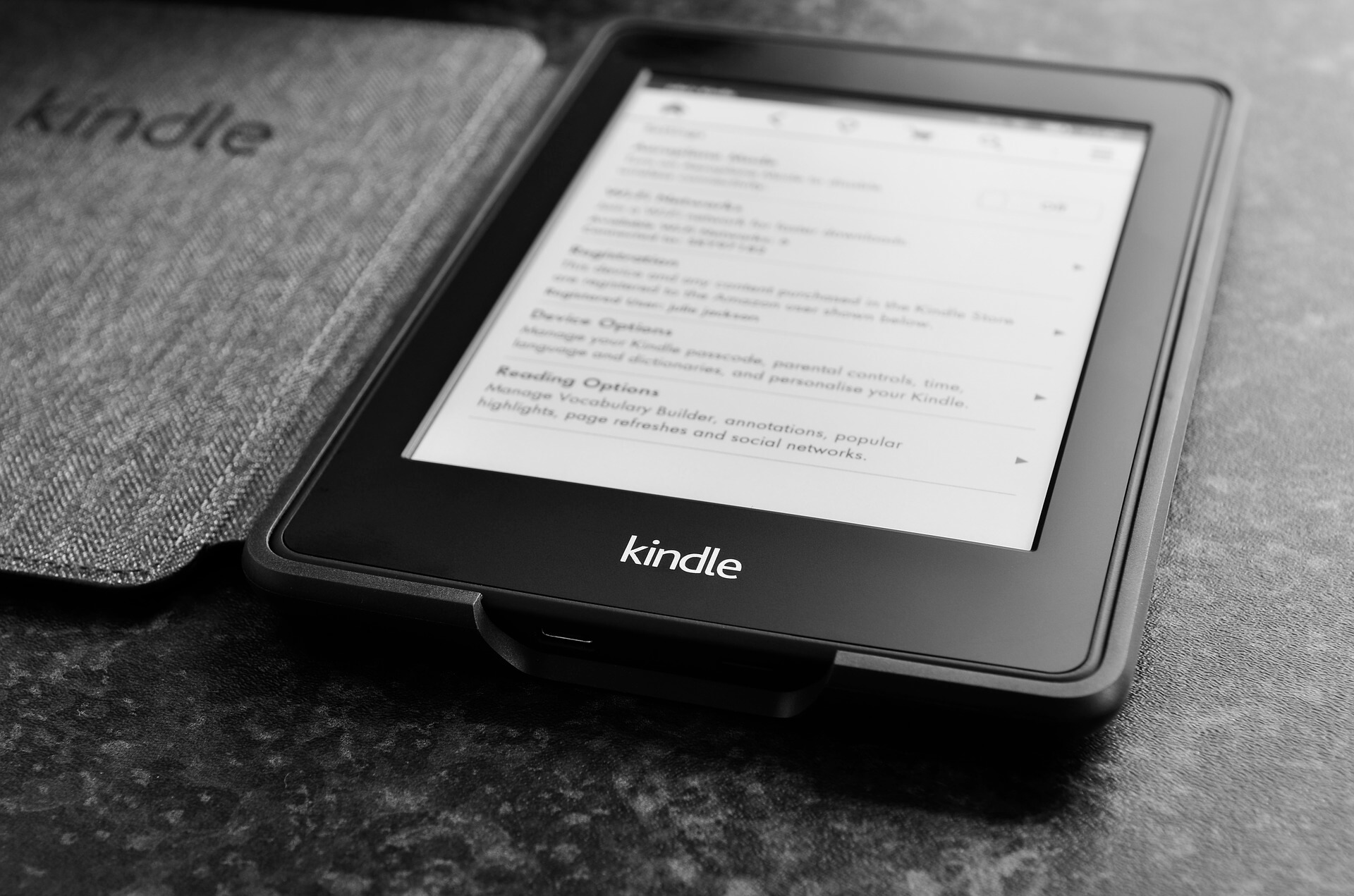 Kindle eReader - Pixabay